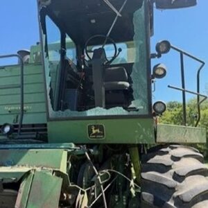 1984 John Deere 6620 Combine with 1996 John Deere 915F Header