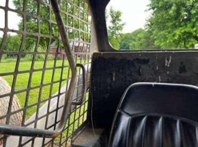 1986 Bobcat 843 Skid Steer - Image 11