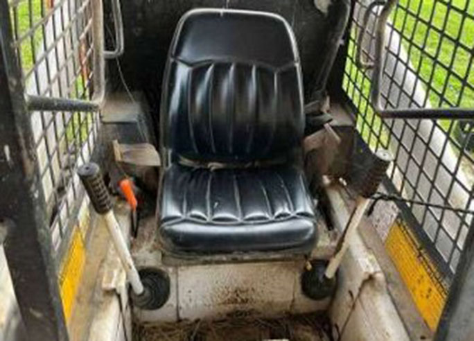 1986 Bobcat 843 Skid Steer - Image 8