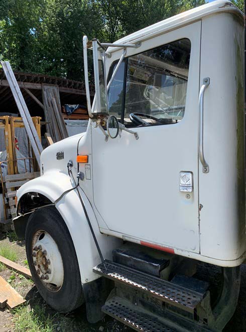 1998 International 4700 Flatbed Truck