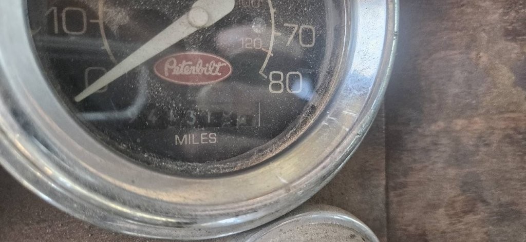 1999 Peterbilt 378 - Image 29