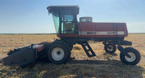 1999 Hesston 8450 Windrower - Image 3