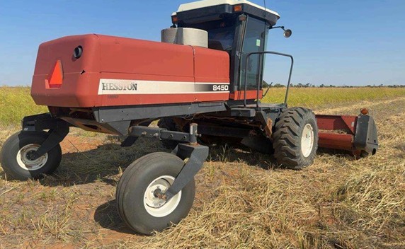 1999 Hesston 8450 Windrower - Image 4