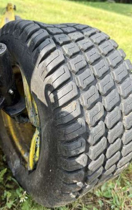 1999 John Deere 455 Riding Mower - Image 11