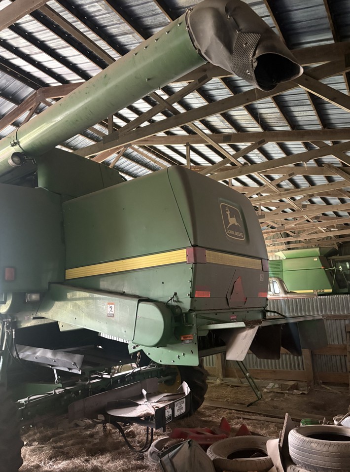 2000 John Deere 9550 Combine - Image 4
