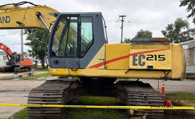 2000 New Holland EC215 Excavator - Image 18