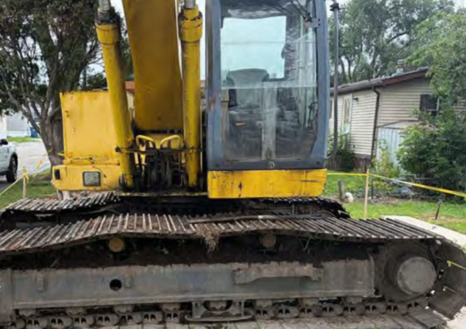 2000 New Holland EC215 Excavator - Image 26