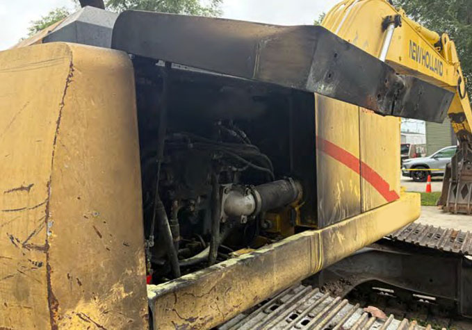 2000 New Holland EC215 Excavator - Image 37