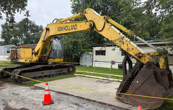 2000 New Holland EC215 Excavator - Image 3