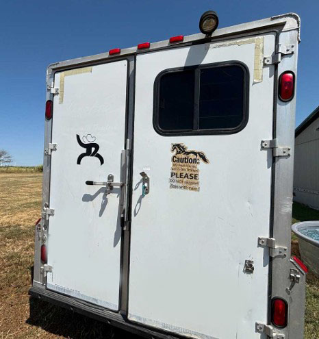 2004 Cherokee Horse Trailer - Image 20