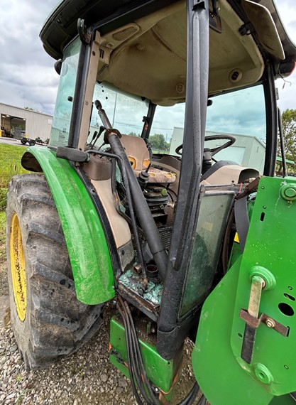 2004 John Deere 5520 Tractor - Image 4