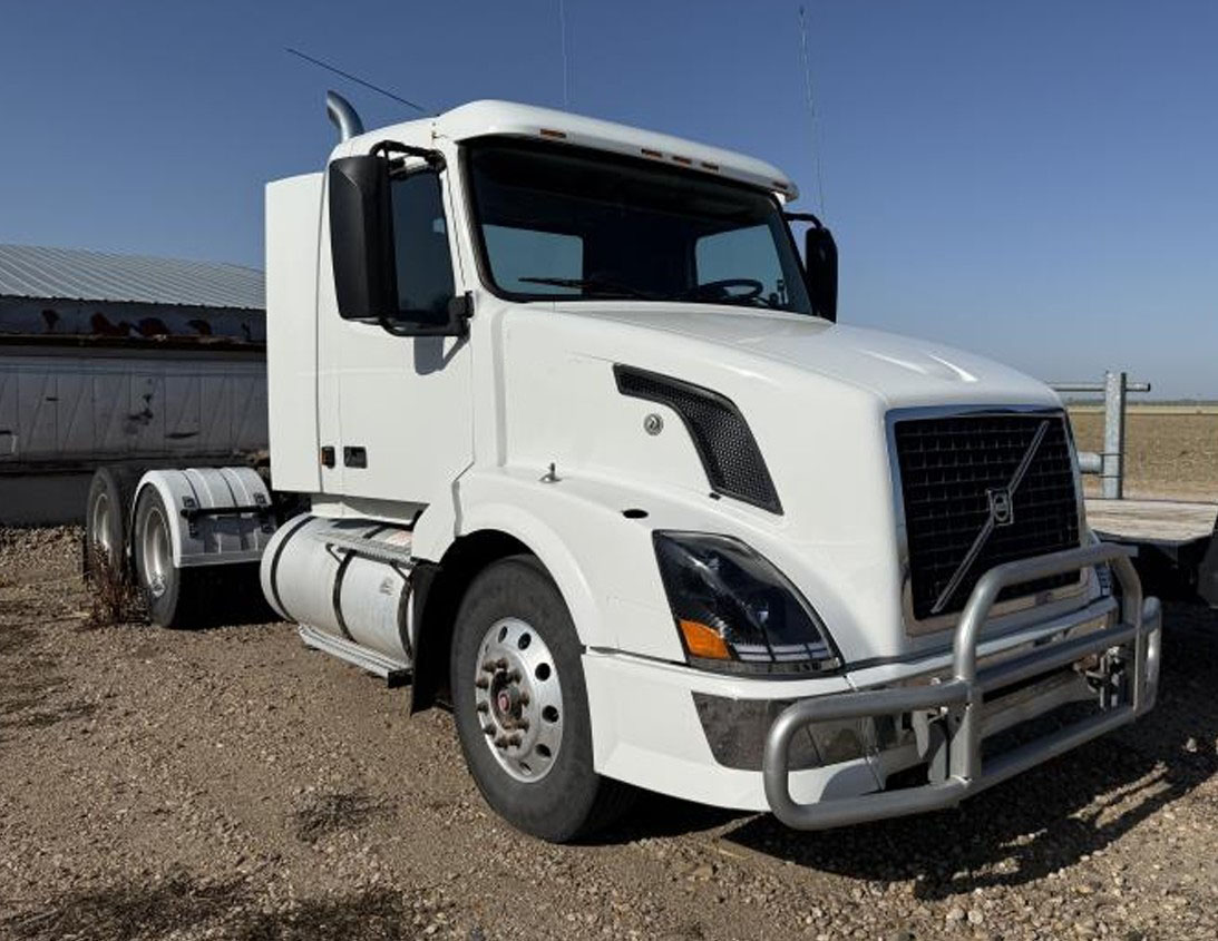 2004 Volvo VNL
