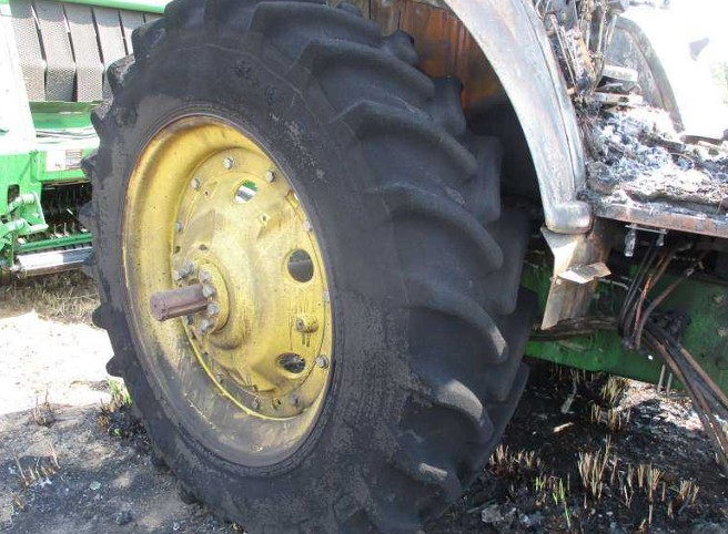 2005 John Deere 7420 Tractor - Image 15