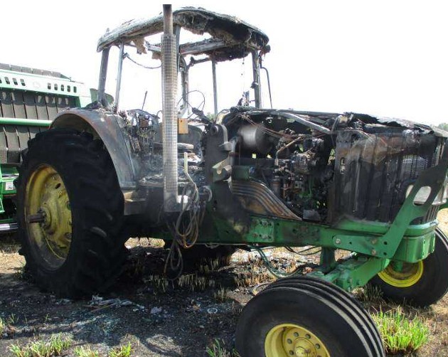 2005 John Deere 7420 Tractor - Image 3