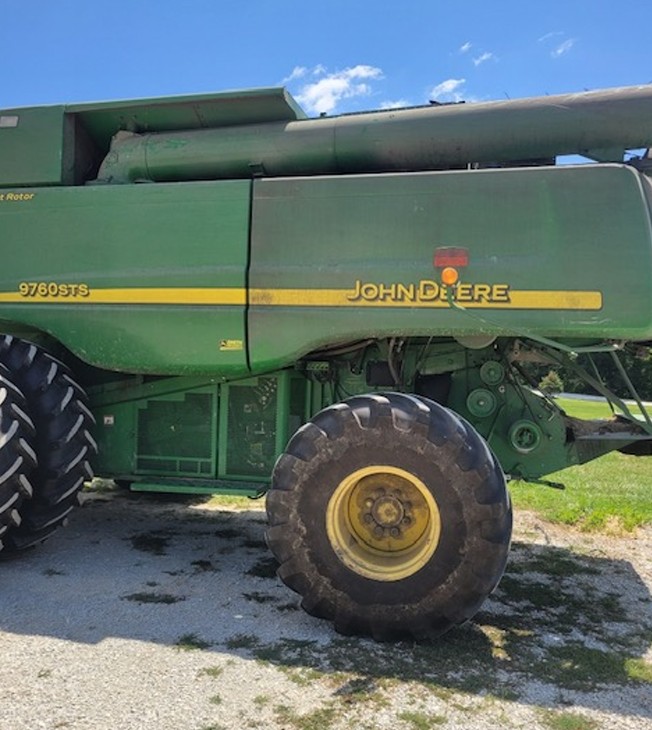 2006 John Deere 9760STS Combine - Image 3
