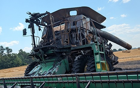 2007 John Deere 9760 Combine - Image 3