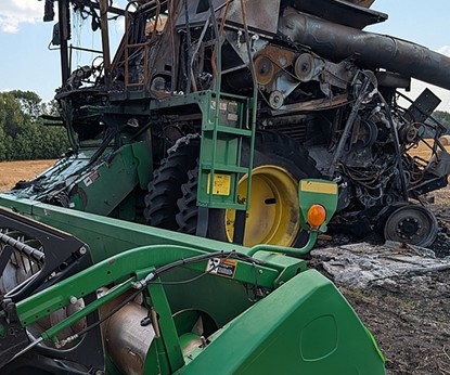 2007 John Deere 9760 Combine - Image 4