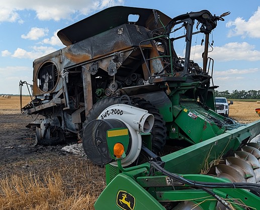 2007 John Deere 9760 Combine - Image 6