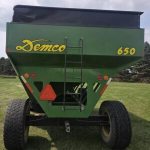 2009 Demco 650 Grain Cart