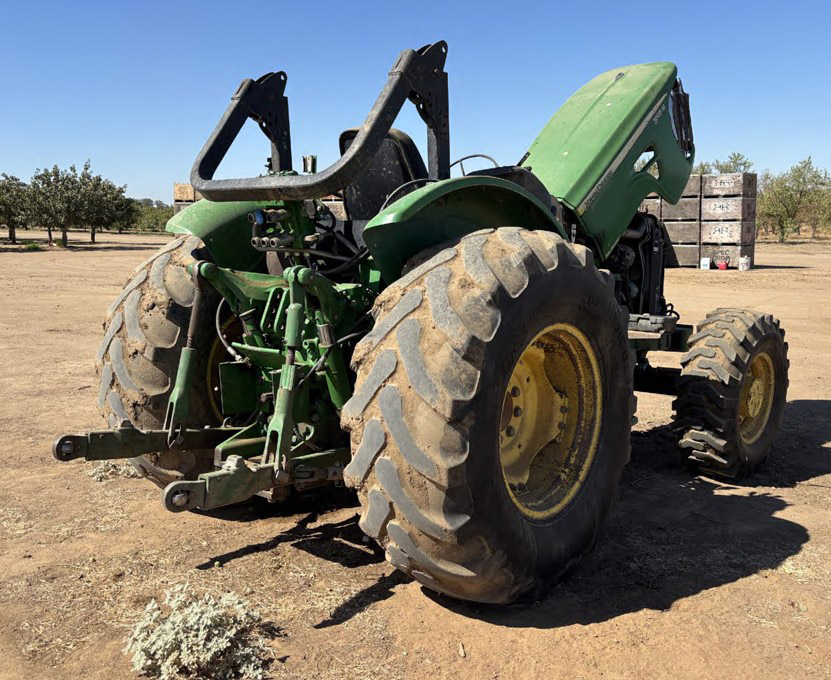2009 John Deere 5105M Tractor - Image 2