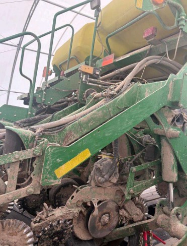 2010 John Deere 1790 Planter - Image 7