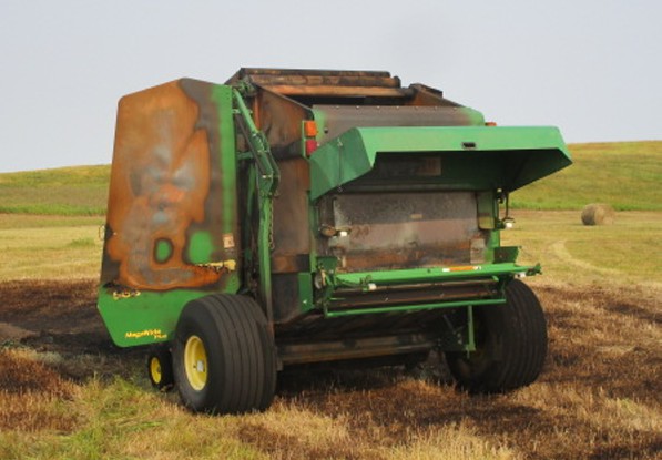 2011 John Deere 568 Mega Wide Baler