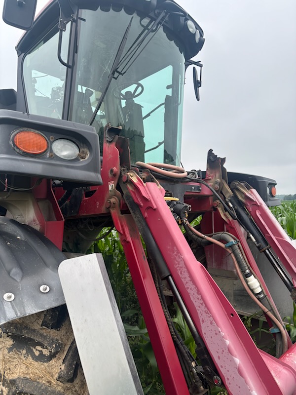 2011 Miller Nitro 4275 Sprayer