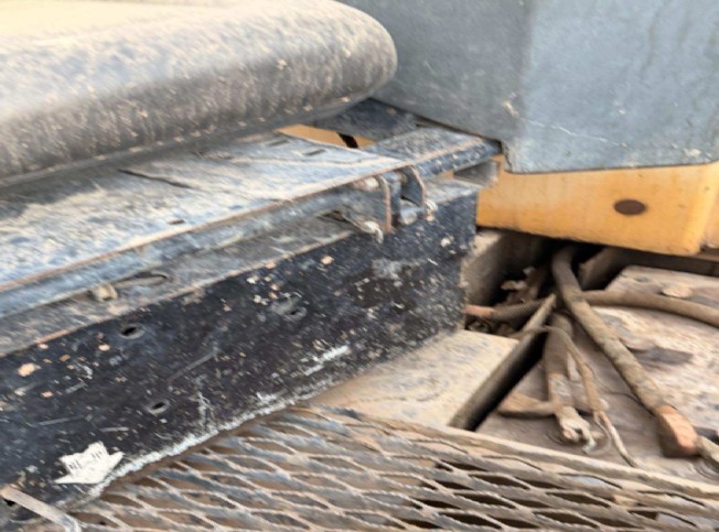 2011 Vermeer D24/40 Horizontal Directional Drill - Image 4