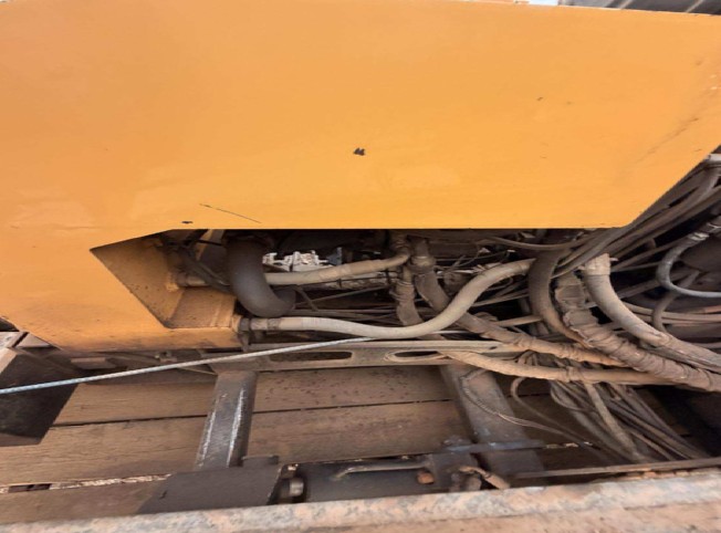 2011 Vermeer D24/40 Horizontal Directional Drill - Image 8