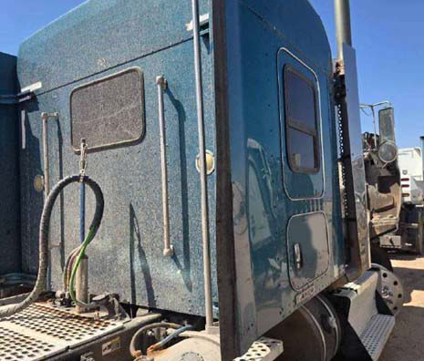 2012 Kenworth T8 Series - Image 11