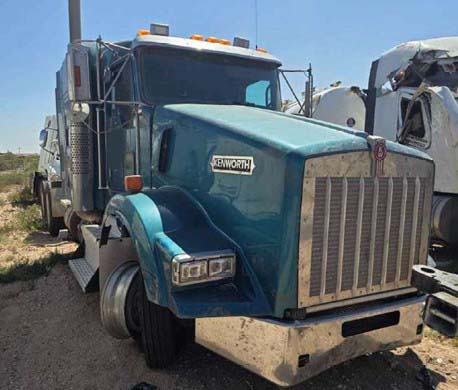2012 Kenworth T8 Series - Image 4