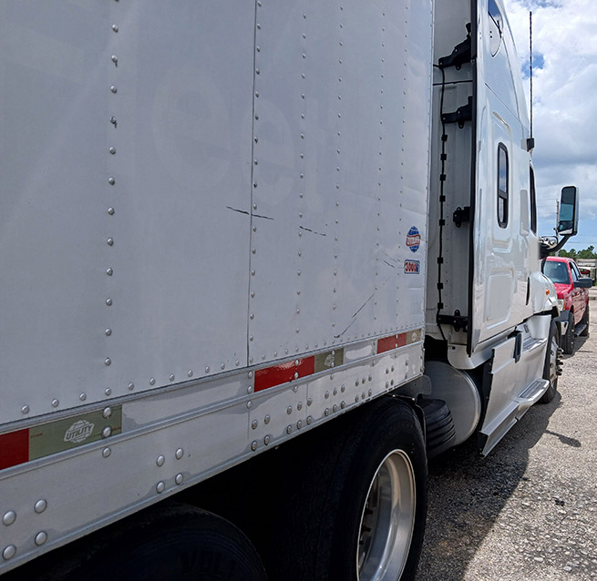 2013 Freightliner Cascadia - Image 19