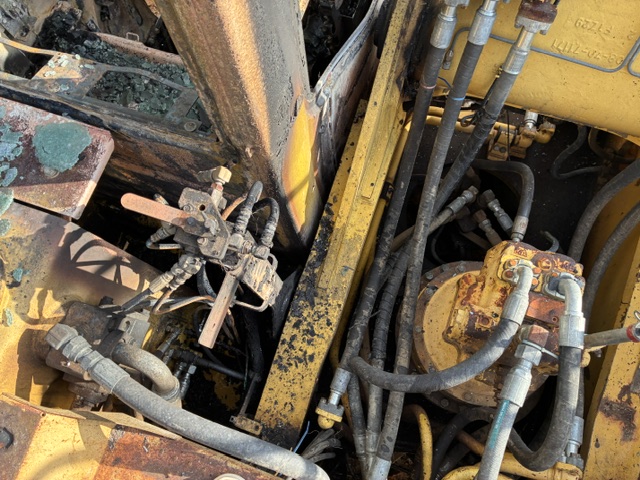 2013 Komatsu PC490LC-10 Excavator - Image 21