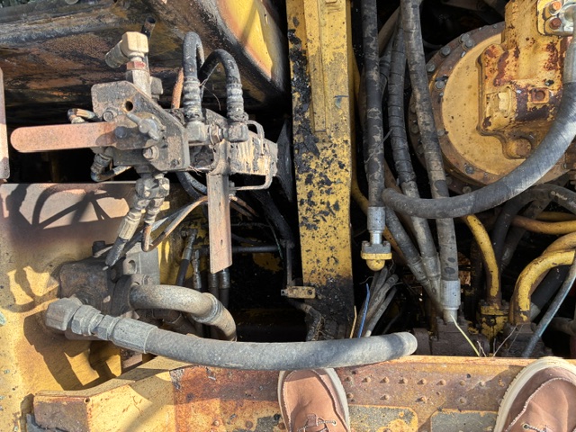 2013 Komatsu PC490LC-10 Excavator - Image 25