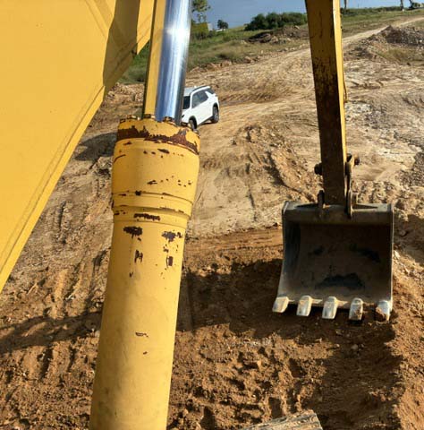 2013 Komatsu PC490LC-10 Excavator - Image 27