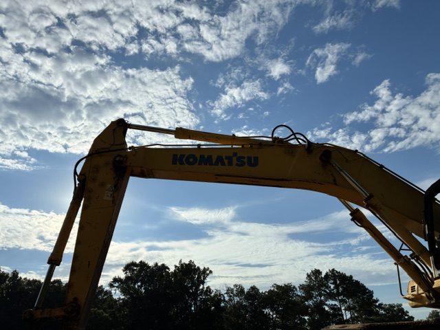 2013 Komatsu PC490LC-10 Excavator - Image 3