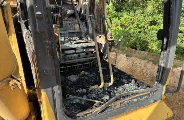 2013 Komatsu PC490LC-10 Excavator - Image 34