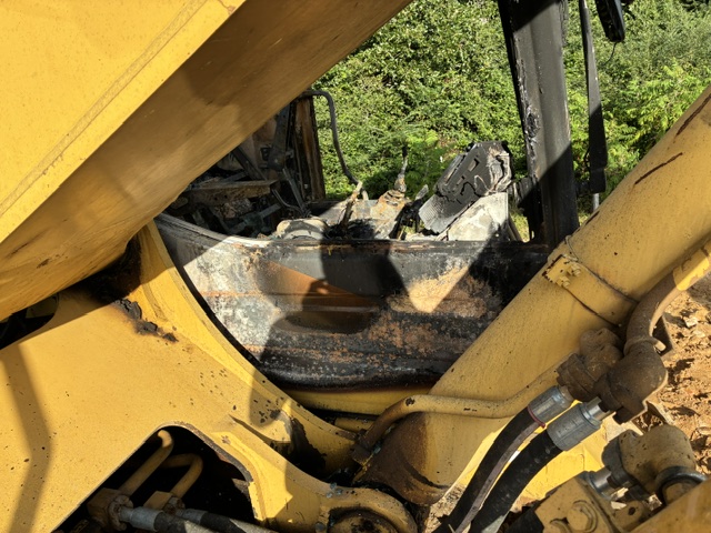 2013 Komatsu PC490LC-10 Excavator - Image 9