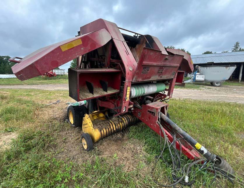 2012 New Holland BR7070 Baler - Image 19