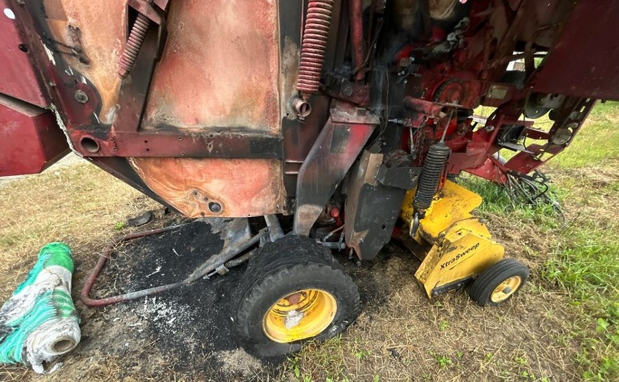 2012 New Holland BR7070 Baler - Image 27