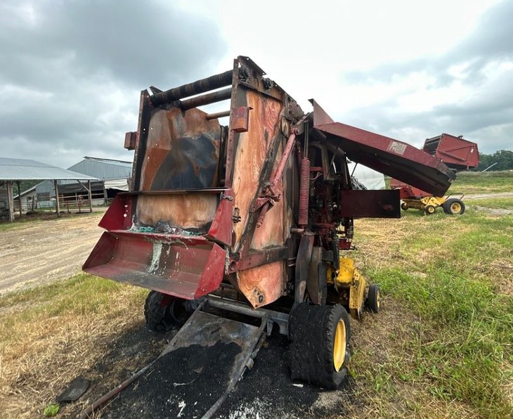 2012 New Holland BR7070 Baler - Image 28