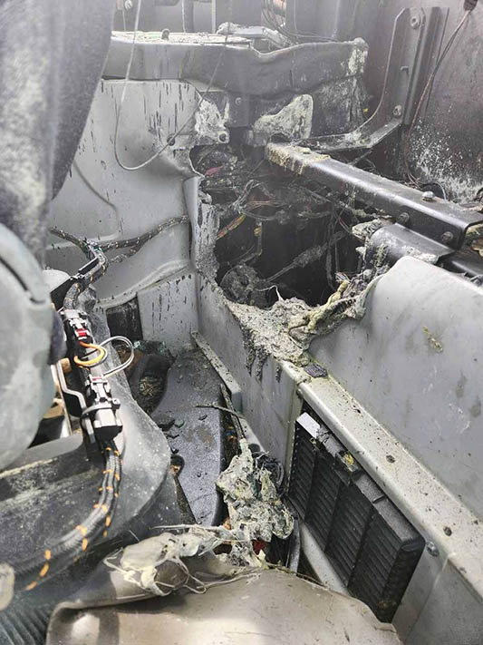 2014 Caterpillar 320EL Excavator - Image 12