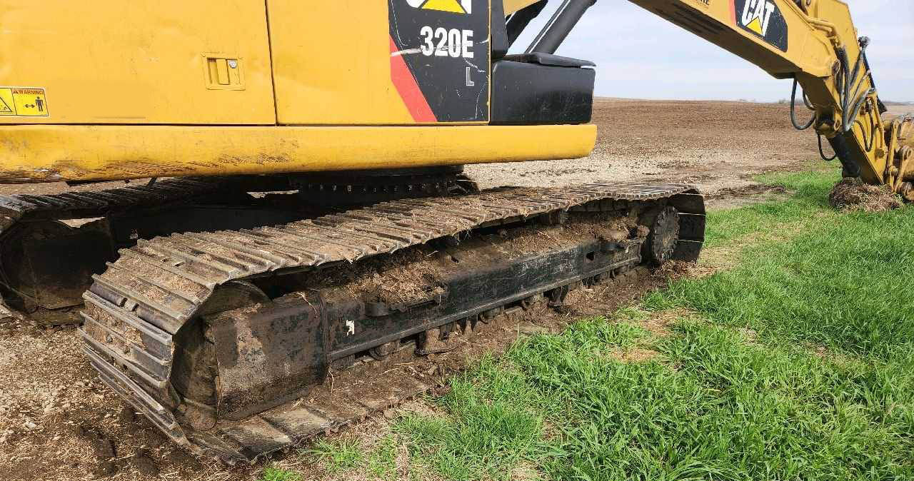 2014 Caterpillar 320EL Excavator - Image 2