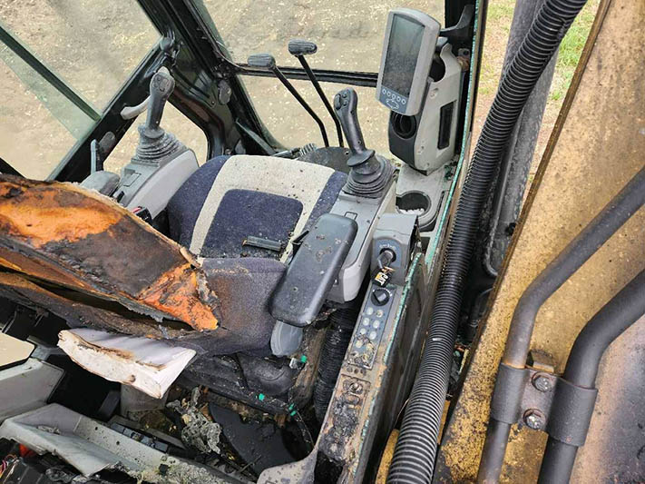 2014 Caterpillar 320EL Excavator - Image 9