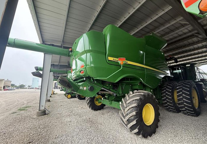 2014 John Deere S670 Combine - Image 2