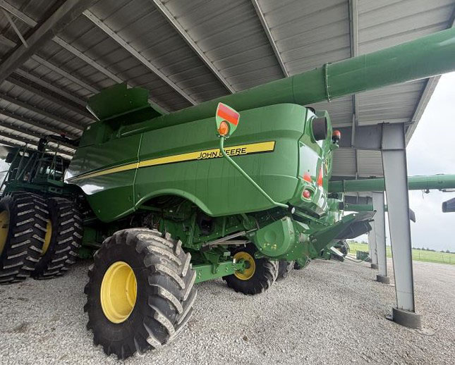 2014 John Deere S670 Combine - Image 7