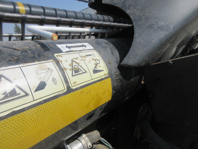 2014 MacDon FD75 Header - Image 14