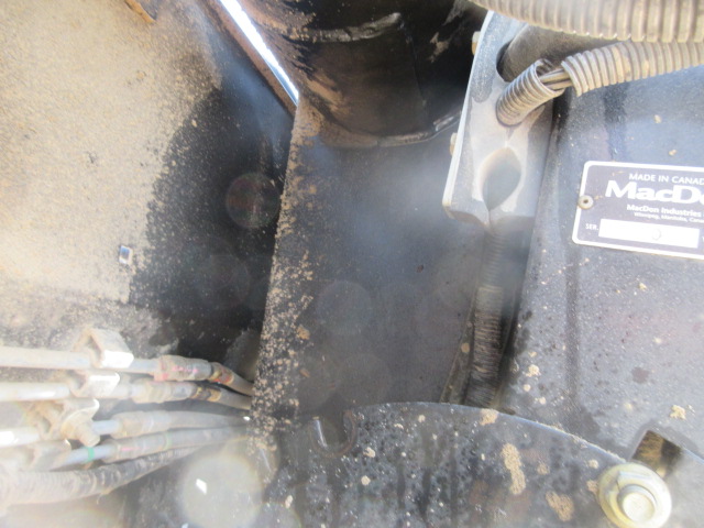 2014 MacDon FD75 Header - Image 18