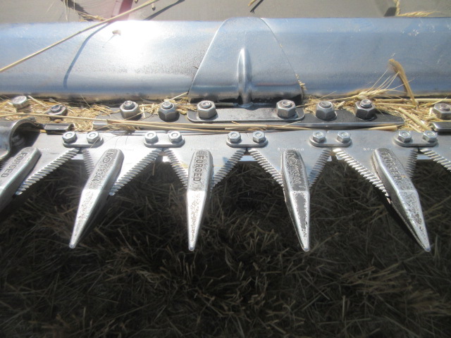 2014 MacDon FD75 Header - Image 32