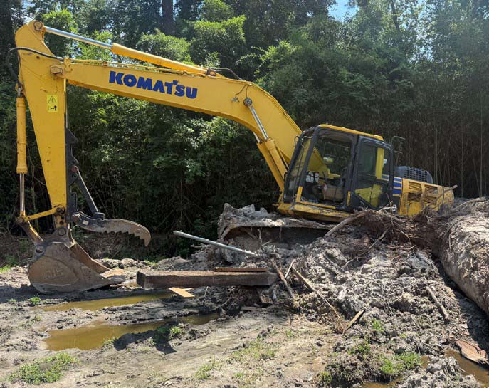 2015 Komatsu PC210 LC 10 Excavator - Image 4